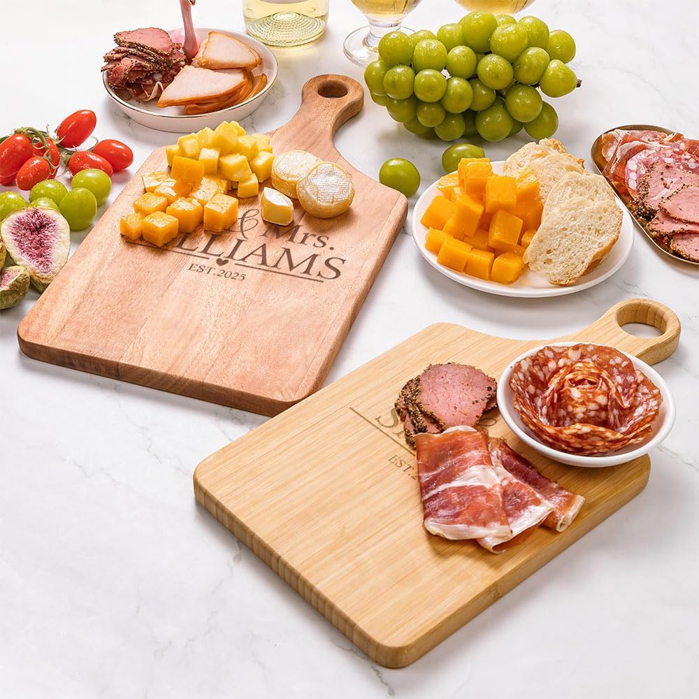 callie Personalized Mr & Mrs Cutting Board Wedding Gifts for Newlywed Couples, Wooden Engraved Chopping Board Marriage Gifts for Bride Groom (S, M, L)