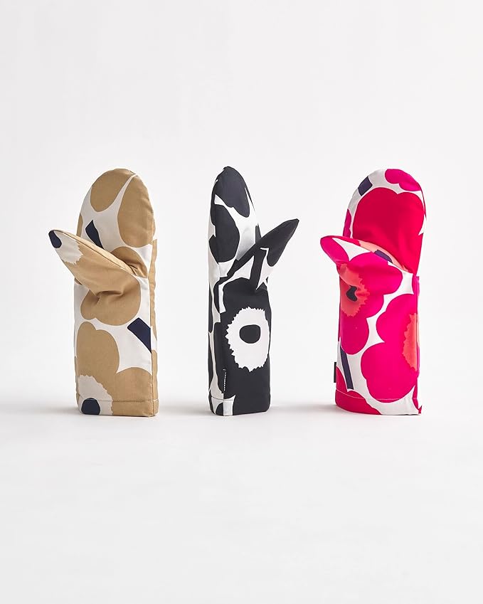 MARIMEKKO Pieni Unikko Oven Mitt with Hanging Loop – Refine Your Kitchen Décor with Our Floral Oven Mitts — Kitchen Mitts for Oven (12 in x 6 in)