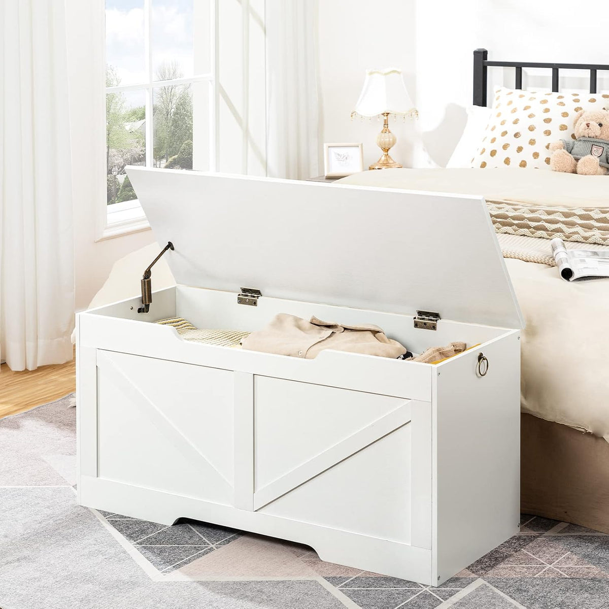 HOOBRO Storage Bench, 39.4” Retro Wooden Storage Chest with U-Shaped Cut-Out Pull, Safety Hinge, Supports 220 lb and Easy Assembly for Toy Box Organizer (White) WT771CW01