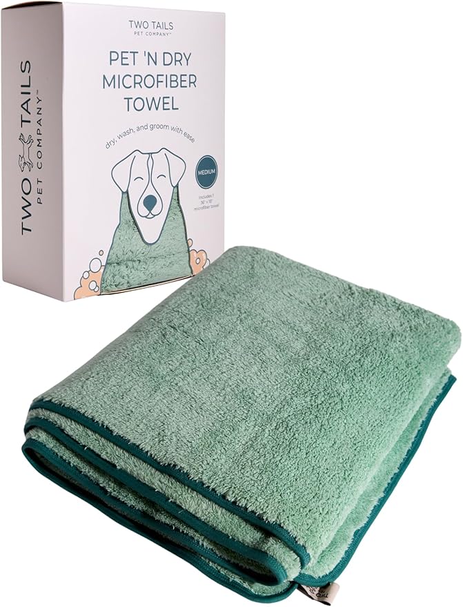 Two Tails Pet Company Pet N’ Dry Microfiber Bath Towel, Absorbent Dog Towels for Versatile Everyday Drying or Washing, Soft and Lightweight, Fast Drying, Grooming Dog Supplies, Size Medium