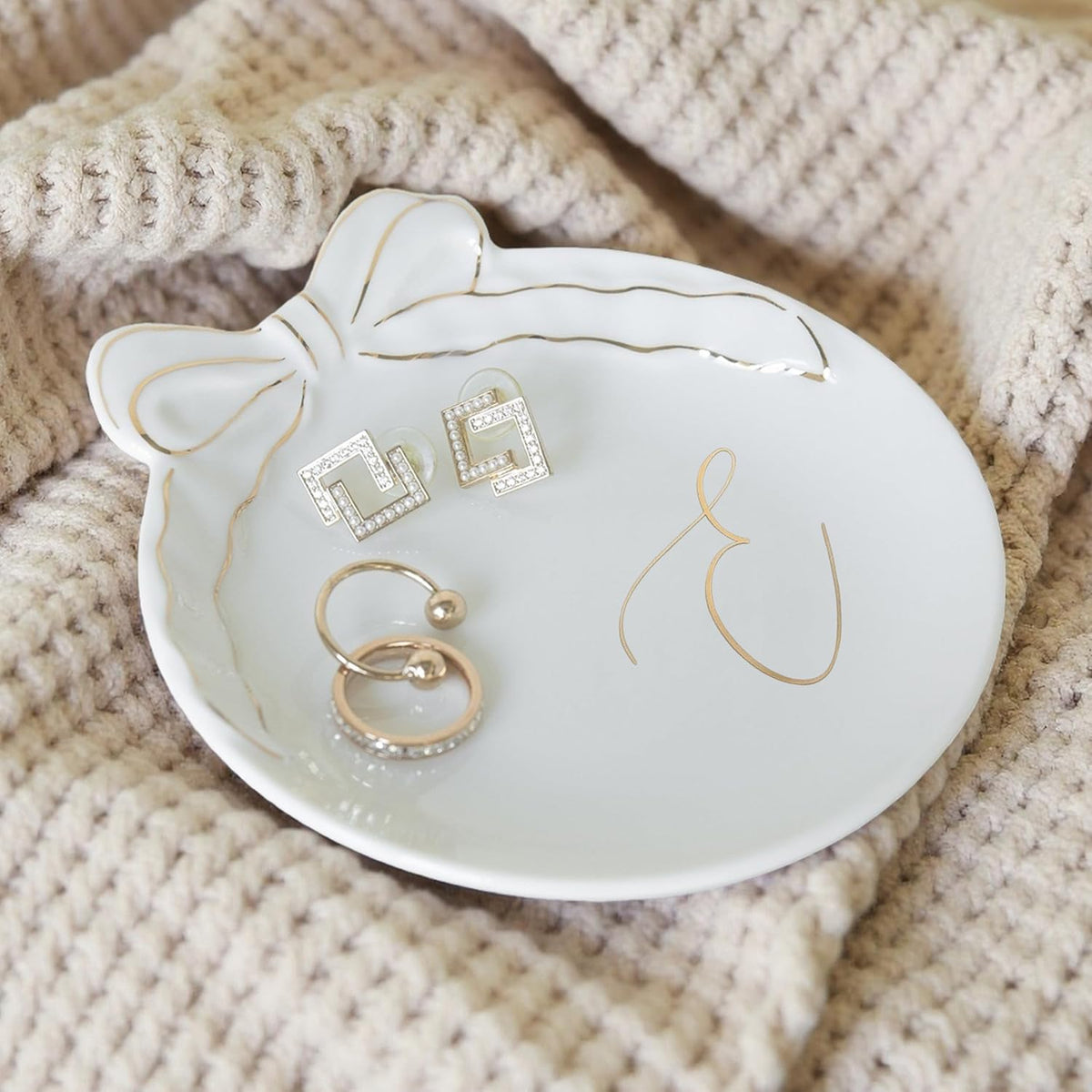 COLLECTIVE HOME - Personalized Initial Ceramic Jewelry Tray with Bow, Christmas Gift Ideas for Women, Small Gift for Girlfriend Wife, Ring Holder, Earrings Dish, Birthday Gift for Her (E)