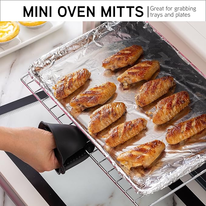 COOK WITH COLOR Silicone Oven Mitts- Heat Resistant Gloves with Soft Quilted Lining Oven Mitt Pot Holders for Cooking and BBQ, Black, Mitt Set